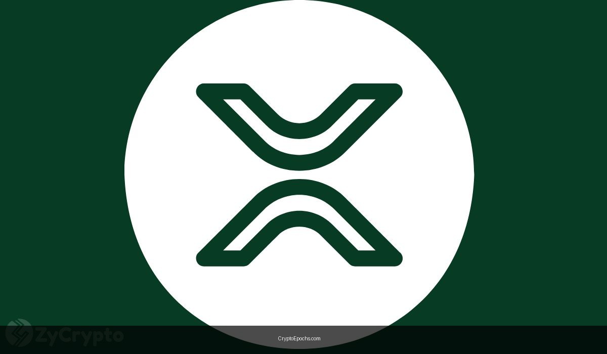 XRP Retail Traders Chase “Super Cycle” Dream While Key Trendline Breaks and Momentum Fades